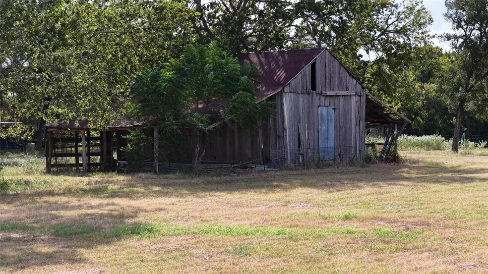 4410 Clay Rd crk, Brenham, TX à vendre - Photo de l’immeuble – Image 3 sur 49