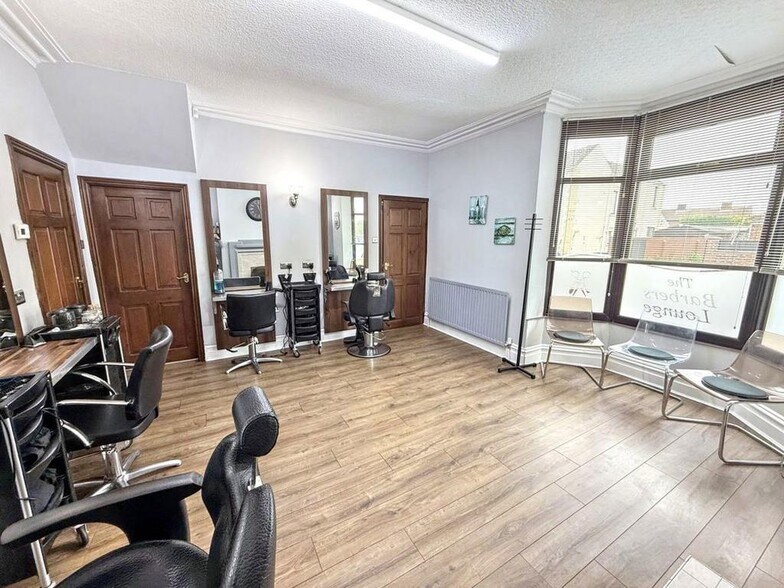 69 North Rd W, Wingate à vendre - Photo de l’immeuble – Image 3 sur 24