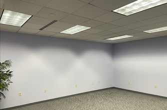 11492 Bluegrass Pky, Louisville, KY à louer Photo intérieure– Image 1 sur 4