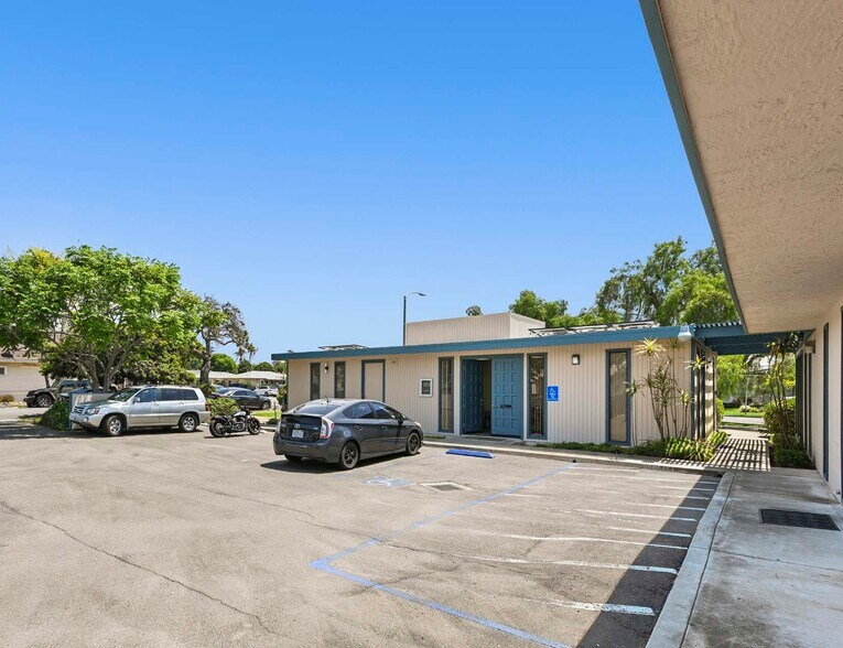 229 F St, Chula Vista, CA à vendre - Photo de l’immeuble – Image 2 sur 4