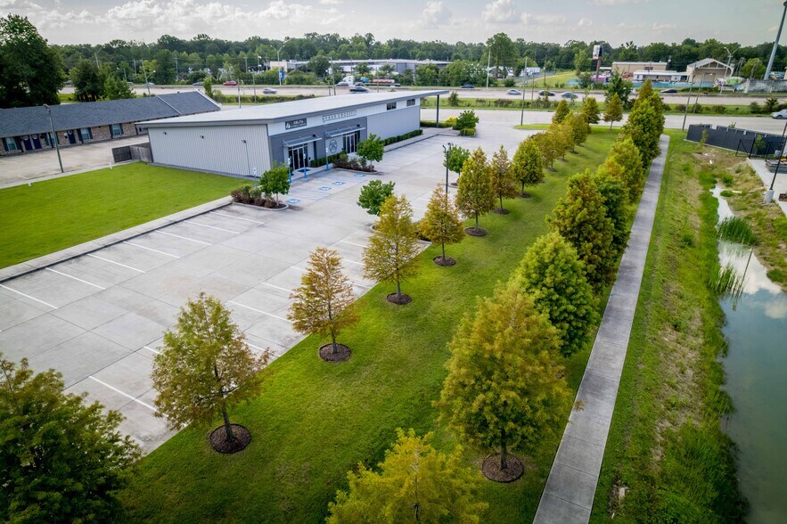 12110 S Harrells Ferry Rd, Baton Rouge, LA à louer - Photo de l’immeuble – Image 3 sur 14