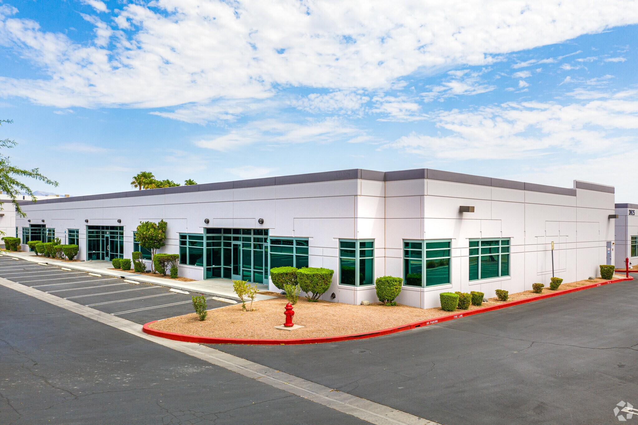 3925 W Cheyenne Ave, North Las Vegas, NV à louer Photo principale– Image 1 sur 4