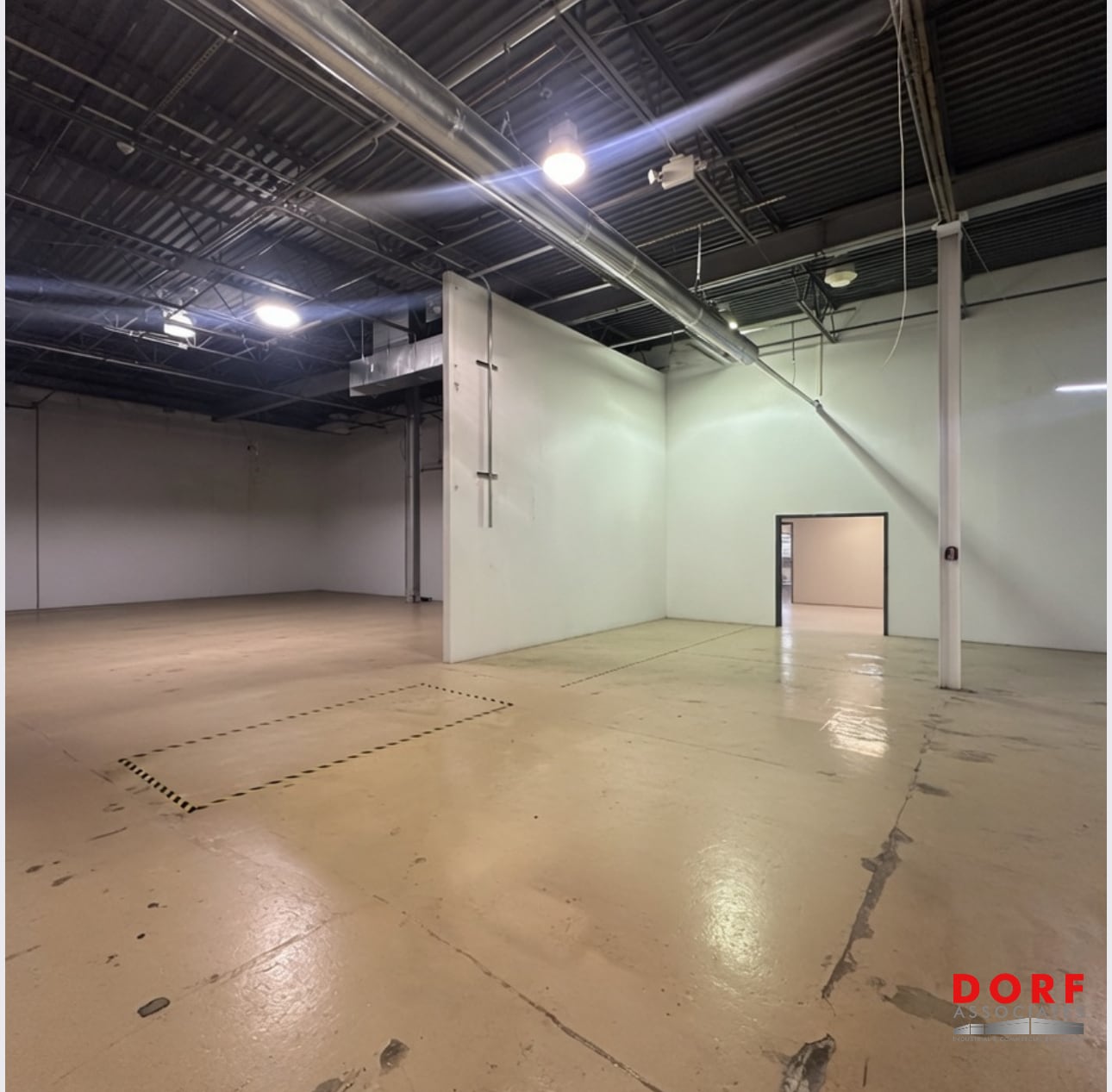 27 Industrial Blvd, Medford, NY à louer Photo de l’immeuble– Image 1 sur 3
