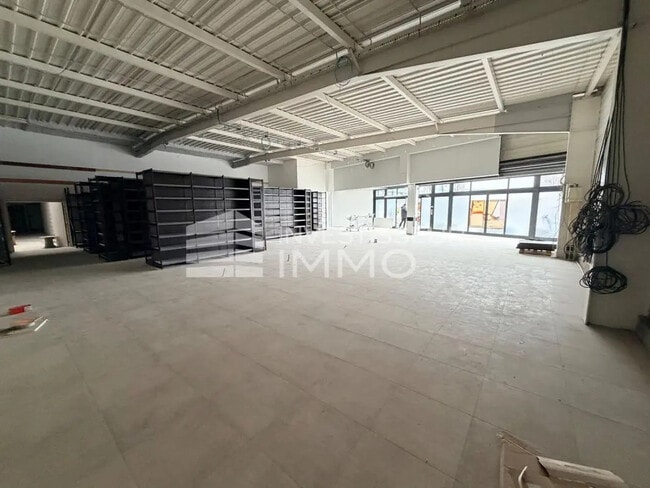 Plus de détails pour Local commercial à louer