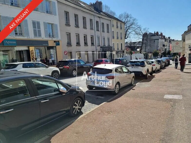 Bureau dans Melun à vendre - Photo de l’immeuble – Image 1 sur 4