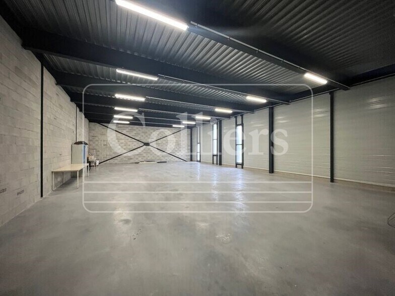 Industriel/Logistique dans Peynier à vendre - Photo intérieure – Image 1 sur 1