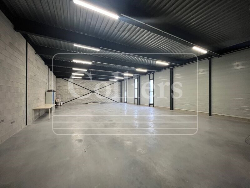 Industriel/Logistique dans Peynier à vendre Photo intérieure– Image 1 sur 2