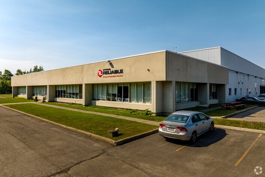 790-800 Rue Bériault, Longueuil, QC à louer - Photo de l’immeuble – Image 1 sur 5