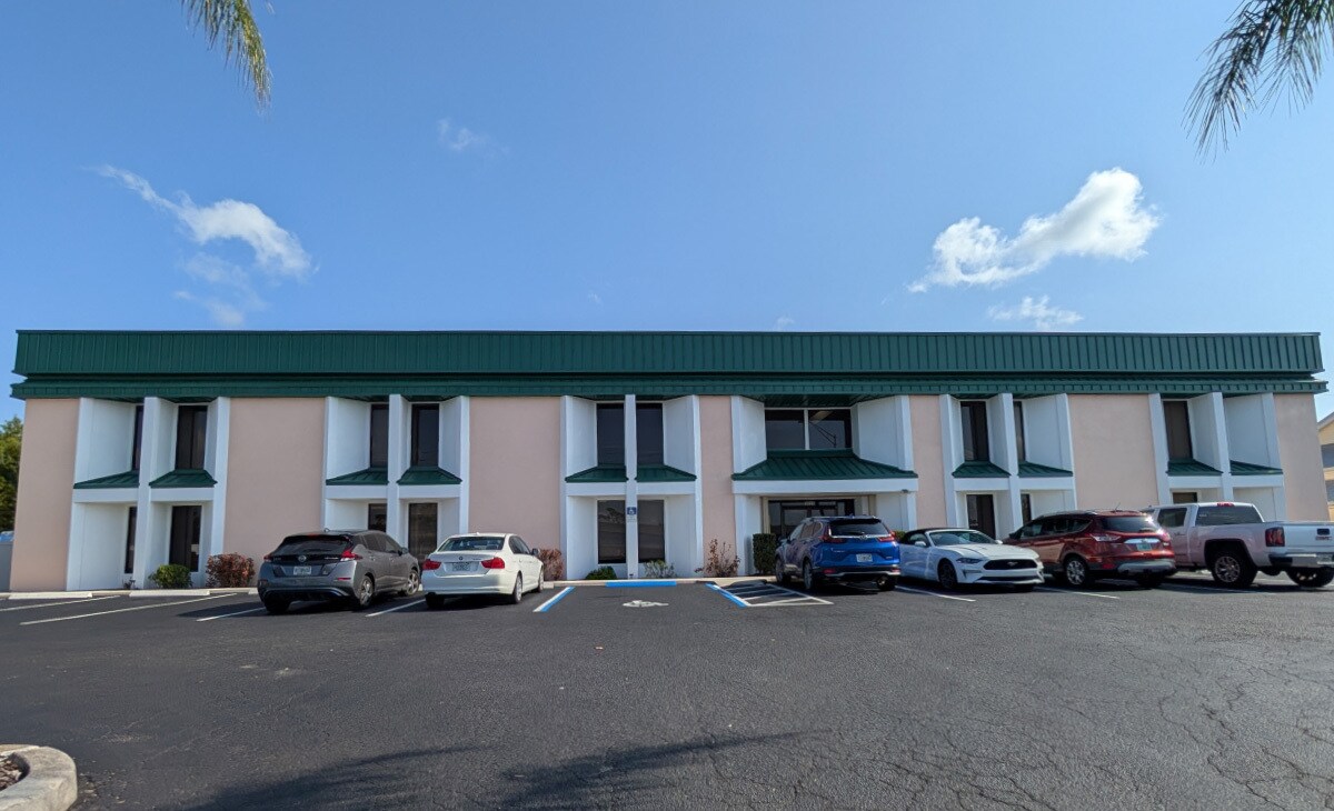 1025 SW Martin Downs Blvd, Palm City, FL à louer Photo de l’immeuble– Image 1 sur 11