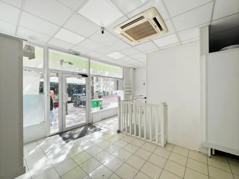 Local commercial dans Paris à louer - Photo de l’immeuble – Image 2 sur 6