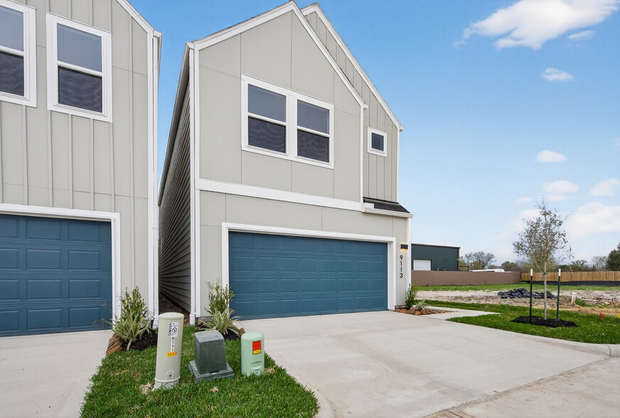 2009 Rocky Sharp Trl, Houston, TX à vendre - Photo principale – Image 1 sur 1