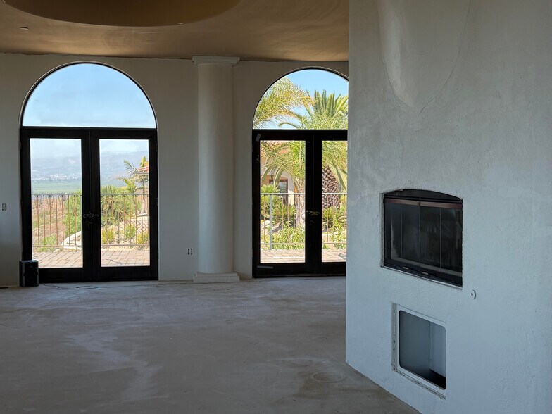 85 Altamont Way, Camarillo, CA à vendre - Photo de l’immeuble – Image 3 sur 17