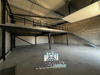 Plus de détails pour Local d'activités à louer