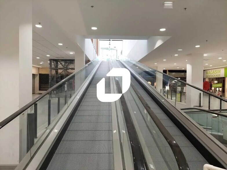 Local commercial dans Vélizy-Villacoublay à louer - Photo de l’immeuble – Image 3 sur 4