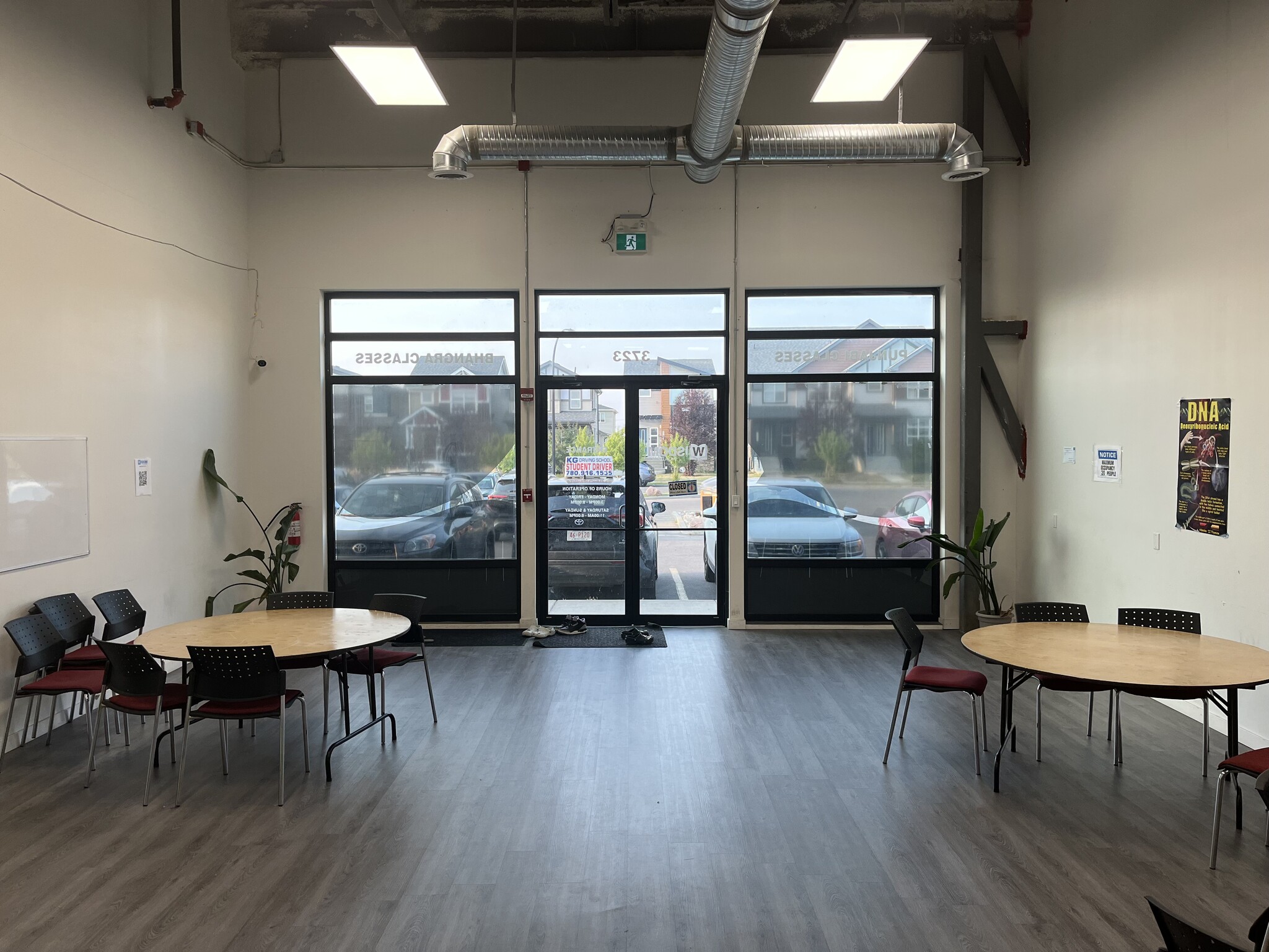 3723B 8 Av SW, Edmonton, AB à louer Photo intérieure– Image 1 sur 5