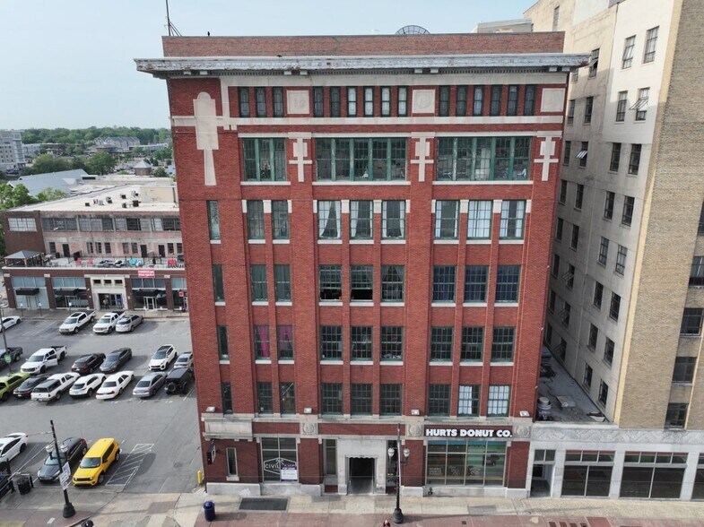 107-123 E Markham St, Little Rock, AR à louer - Photo principale – Image 1 sur 24