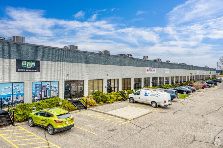 5018-5198 80 Av SE, Calgary, AB à louer - Photo de l’immeuble – Image 2 sur 4