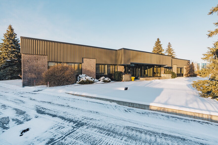 6500 Rue Etingin, Saint-Laurent, QC à vendre - Photo de l’immeuble – Image 2 sur 9