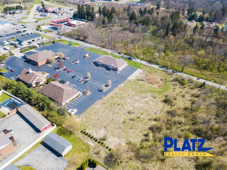 112 W Western Reserve Rd, Youngstown, OH à louer - Photo de l’immeuble – Image 2 sur 7