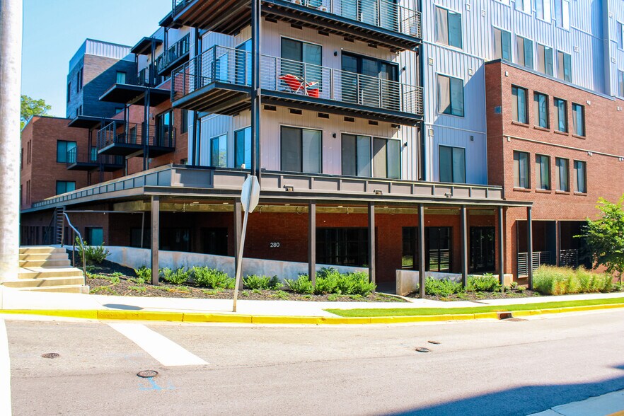 230 N Finley St, Athens, GA à louer - Photo de l’immeuble – Image 3 sur 9