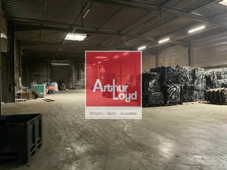 Industriel/Logistique dans Migennes à vendre - Photo de l’immeuble – Image 3 sur 8