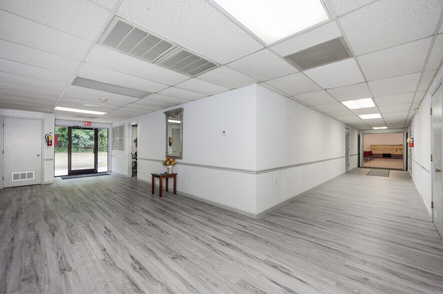 7232 Whitsett Park Rd, Whitsett, NC à louer - Photo de l’immeuble – Image 3 sur 27