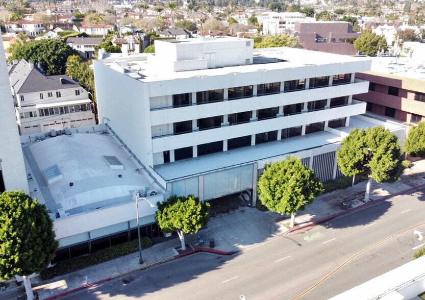 405 S Beverly Dr, Beverly Hills, CA à louer - Photo de l’immeuble – Image 1 sur 15