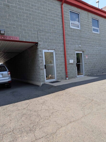 24 Outwater Ln, Garfield, NJ à louer - Photo de l’immeuble – Image 2 sur 2