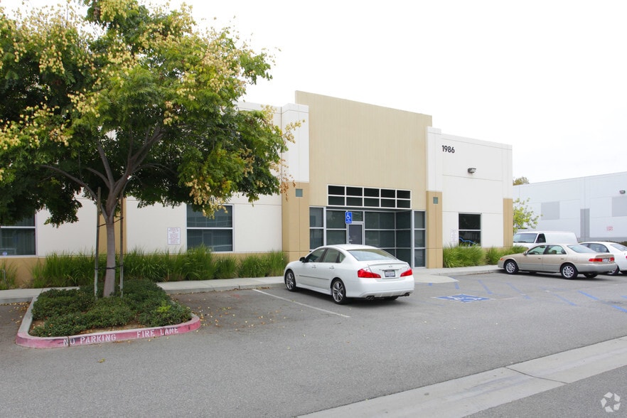 1986 W Holt Ave, Pomona, CA à vendre - Photo de l’immeuble – Image 3 sur 3
