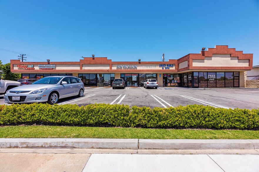 14760-14772 Bellflower Blvd, Bellflower, CA à louer - Photo de l’immeuble – Image 1 sur 12