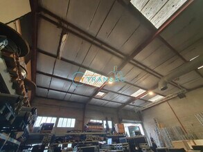 Industriel/Logistique dans Lagny-sur-Marne à vendre Photo intérieure– Image 1 sur 8