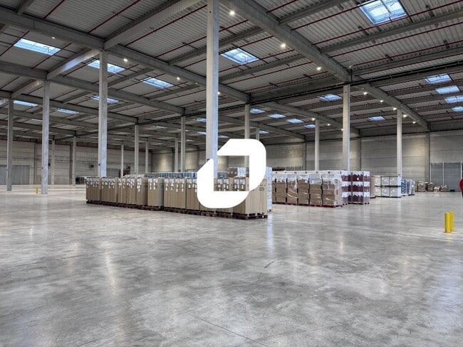 Plus de détails pour Bureau, Industriel/Logistique à louer