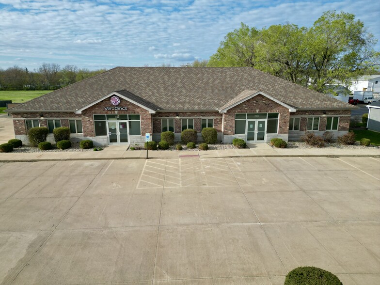 1192 E Pershing Rd, Decatur, IL à louer - Photo de l’immeuble – Image 1 sur 32