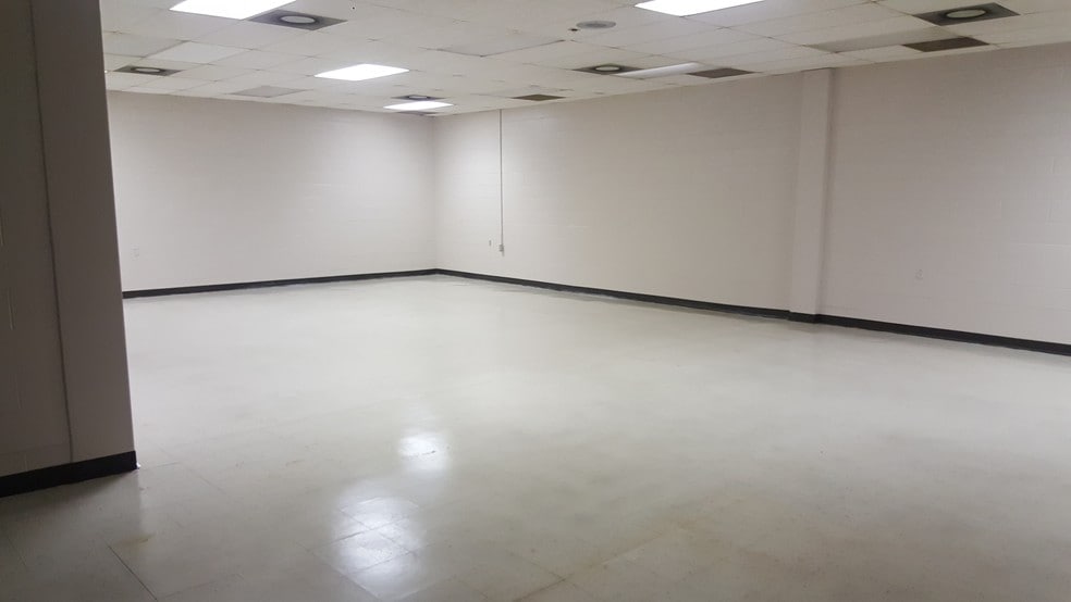 515 N George St, Goldsboro, NC à vendre - Photo intérieure – Image 2 sur 5