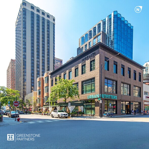 12-16 W Maple St, Chicago, IL à vendre - Photo de l’immeuble – Image 3 sur 10