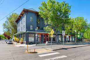 Plus de détails pour 325 NE Graham St, Portland, OR - Local commercial à vendre