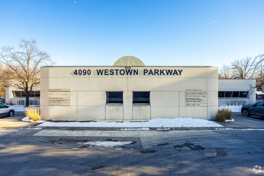 4090 Westown Pky, West Des Moines, IA à vendre - Photo de l’immeuble – Image 2 sur 5