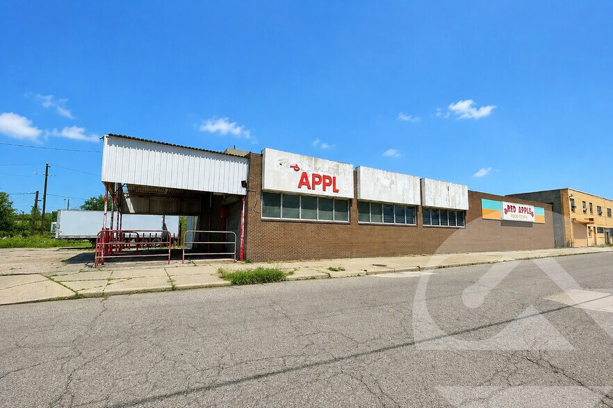 52 Bartlett St, Highland Park, MI à vendre - Photo de l’immeuble – Image 1 sur 6