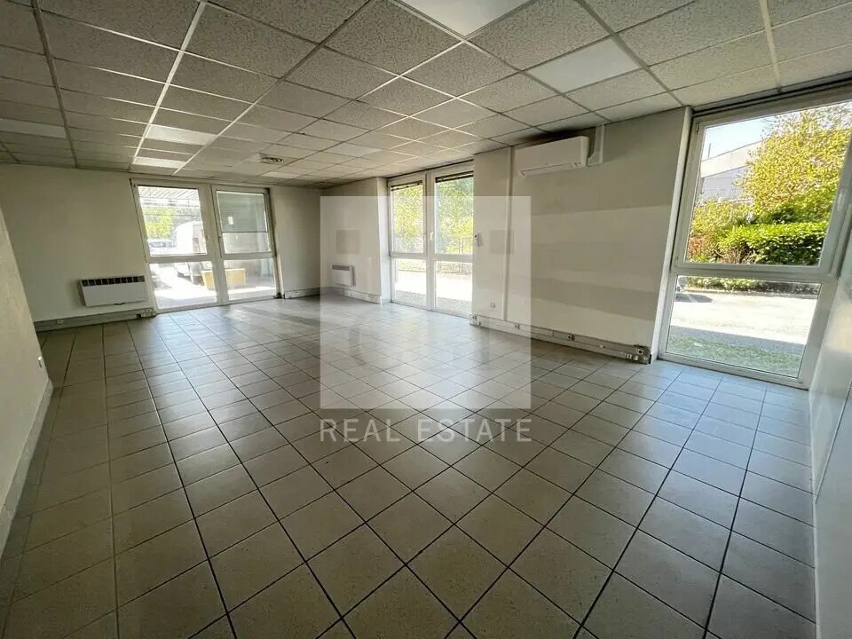 Bureau dans Bron à louer Photo intérieure– Image 1 sur 22