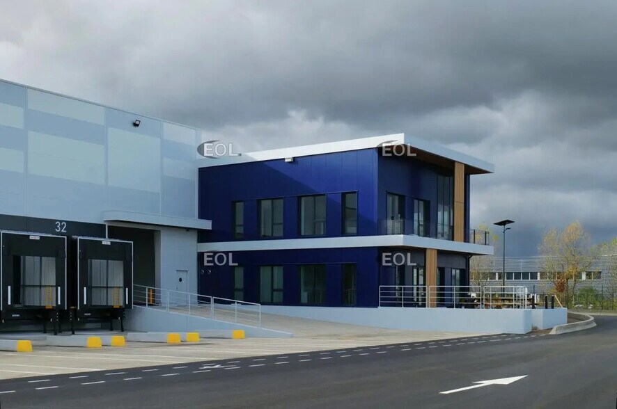 Industriel/Logistique dans Colombier-Saugnieu à louer - Photo de l’immeuble – Image 3 sur 9