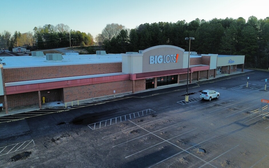 14152-14166 E Wade Hampton Blvd, Greer, SC à louer - Photo de l’immeuble – Image 3 sur 4