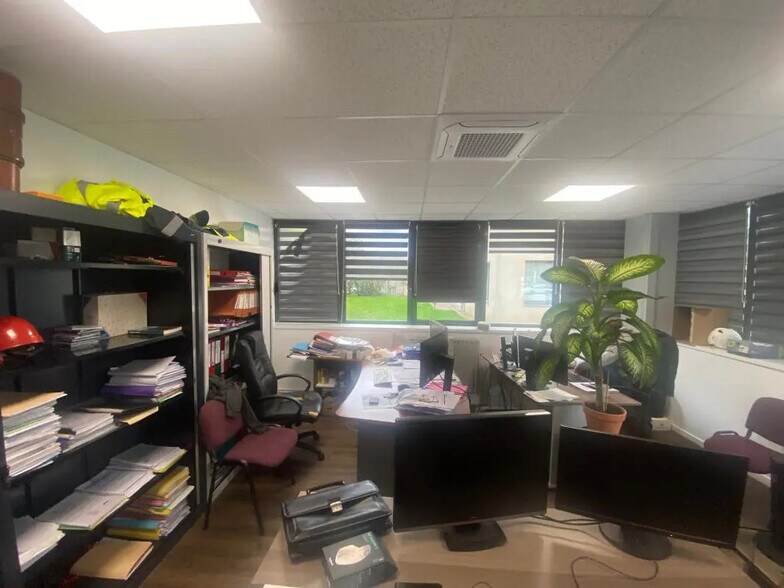 Bureau dans Saint-Étienne à louer - Photo de l’immeuble – Image 3 sur 6