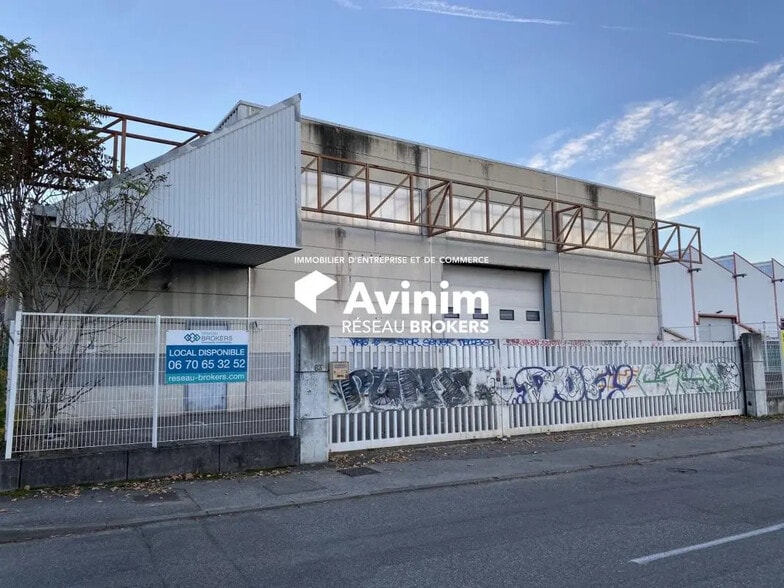 Local d’activités dans SAINT-MARTIN-D'HERES à louer - Photo de l’immeuble – Image 2 sur 10