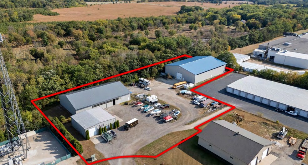 542 Anton Ct, Eagle, WI à vendre - Photo principale – Image 1 sur 3