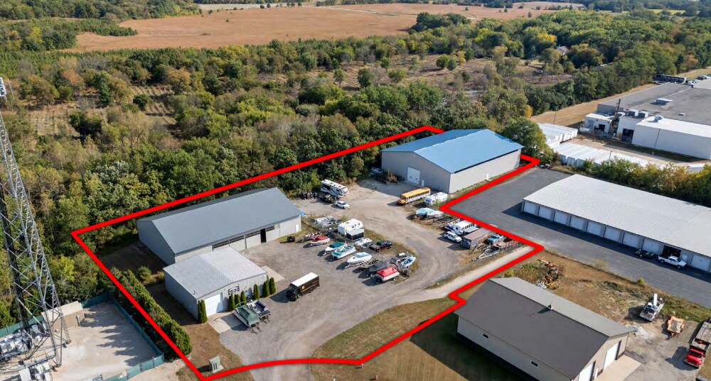 542 Anton Ct, Eagle, WI à vendre Photo principale– Image 1 sur 4