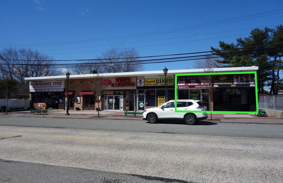 360-370 Dogwood Ave, Franklin Square, NY à louer - Photo de l’immeuble – Image 2 sur 2