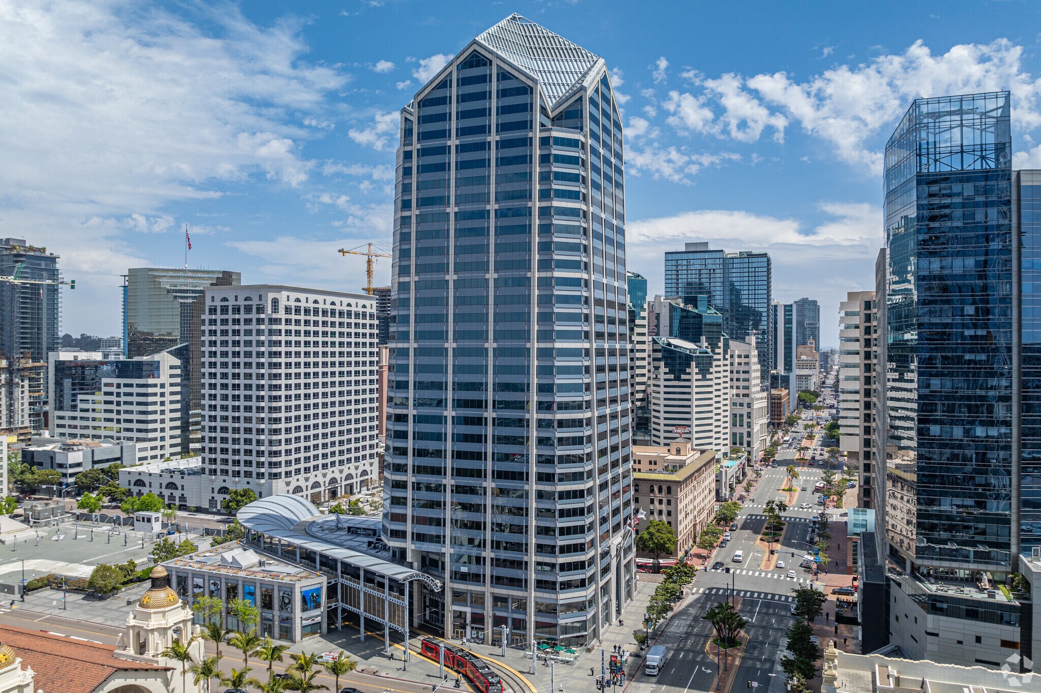 600 W Broadway, San Diego, CA à louer Photo principale– Image 1 sur 29