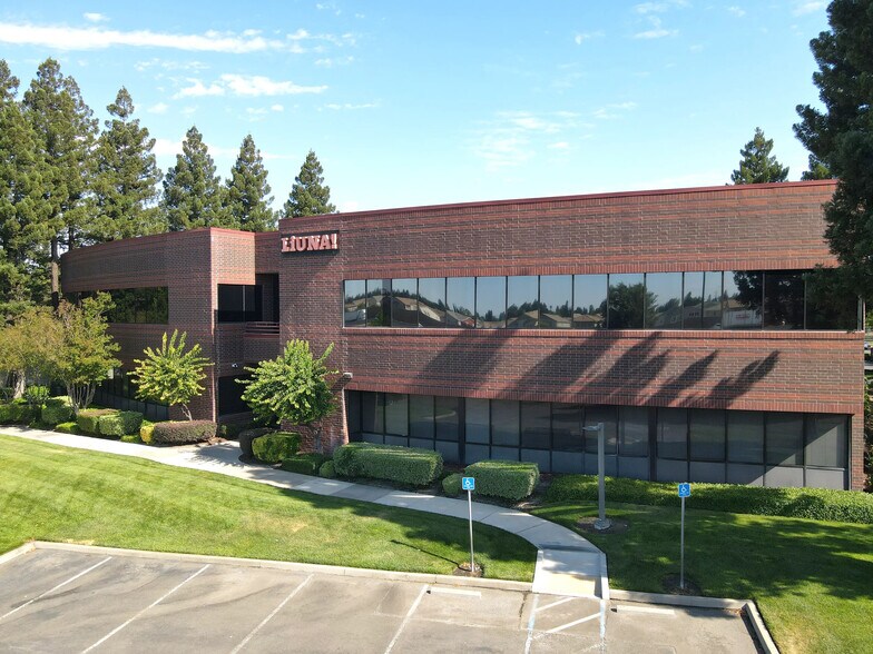 3775 N Freeway Blvd, Sacramento, CA à louer - Photo de l’immeuble – Image 2 sur 10