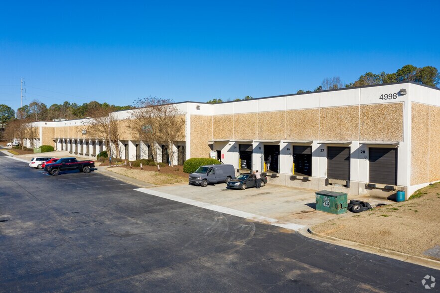 4998 S Royal Atlanta Dr, Tucker, GA à louer - Photo de l’immeuble – Image 1 sur 2