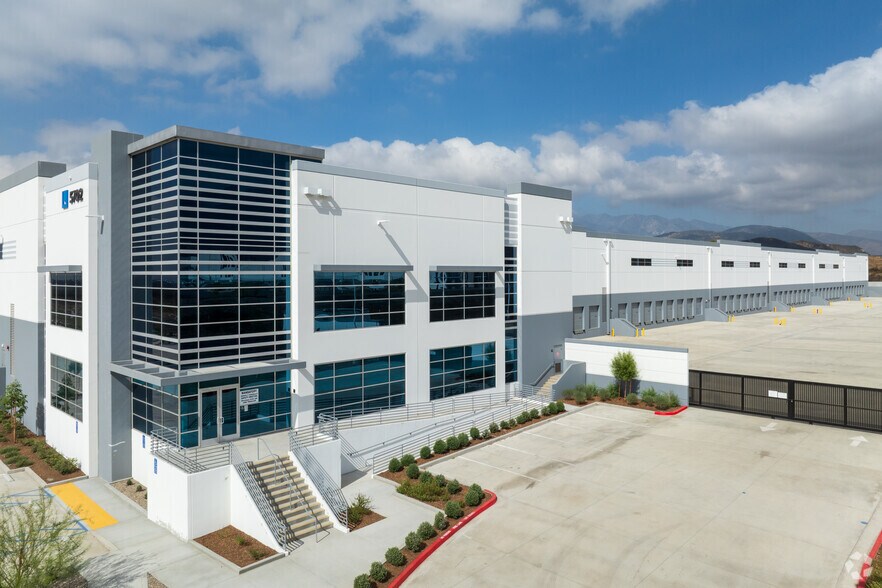 5702 Institution Rd, San Bernardino, CA à vendre - Photo de l’immeuble – Image 1 sur 6